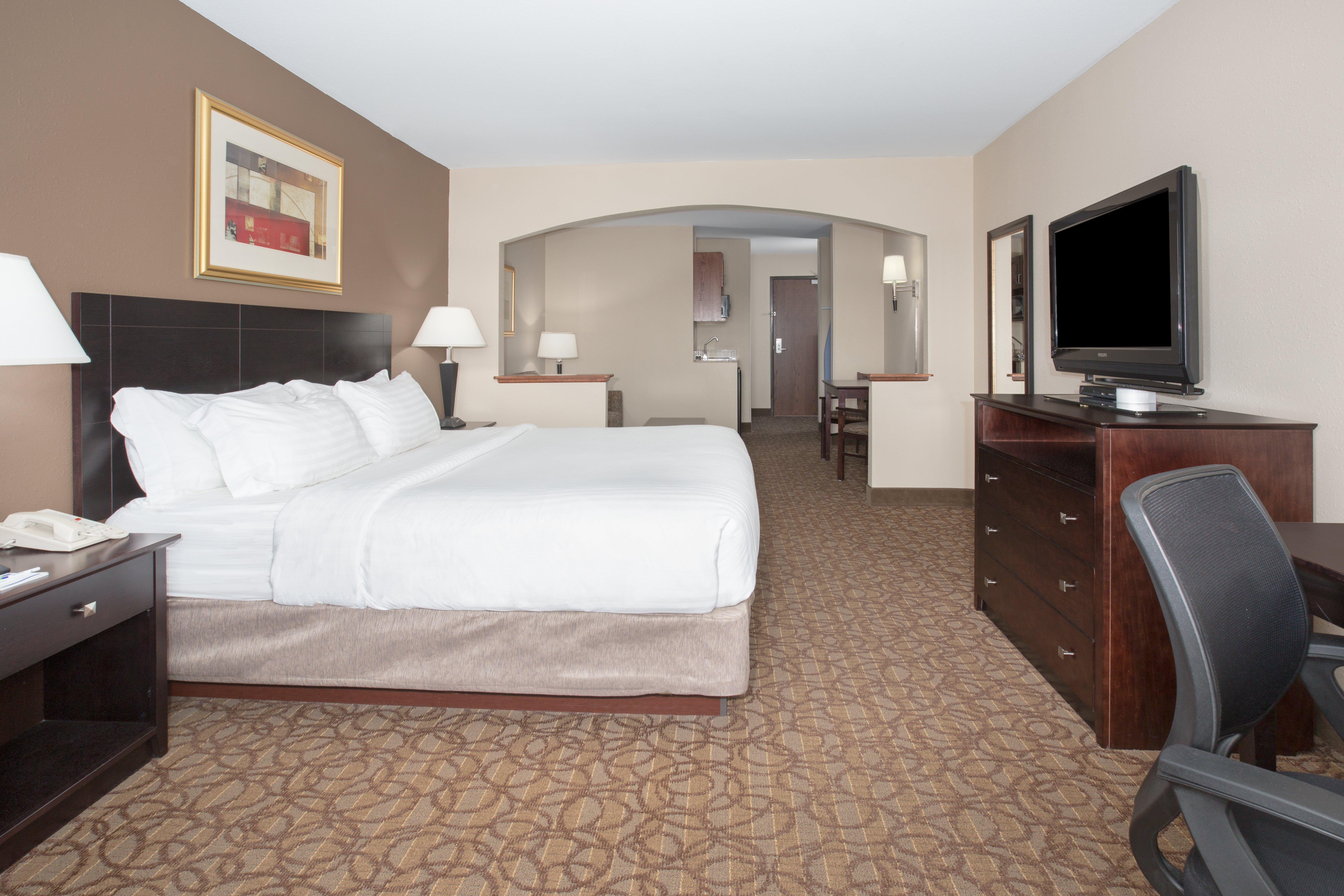 Holiday Inn Express Hotel & Suites Concordia Us 81 By Ihg Zewnętrze zdjęcie