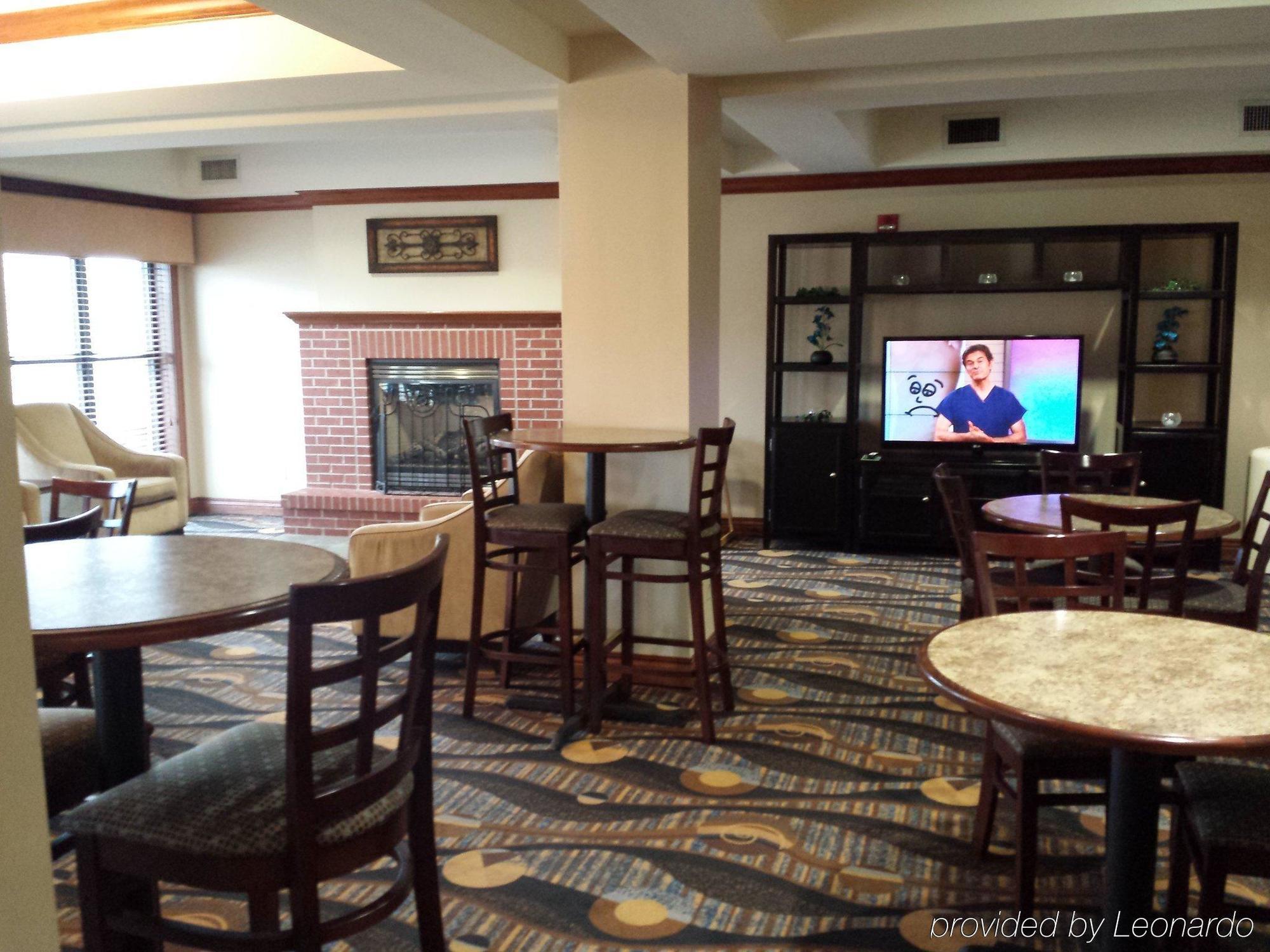 Holiday Inn Express Hotel & Suites Concordia Us 81 By Ihg Zewnętrze zdjęcie