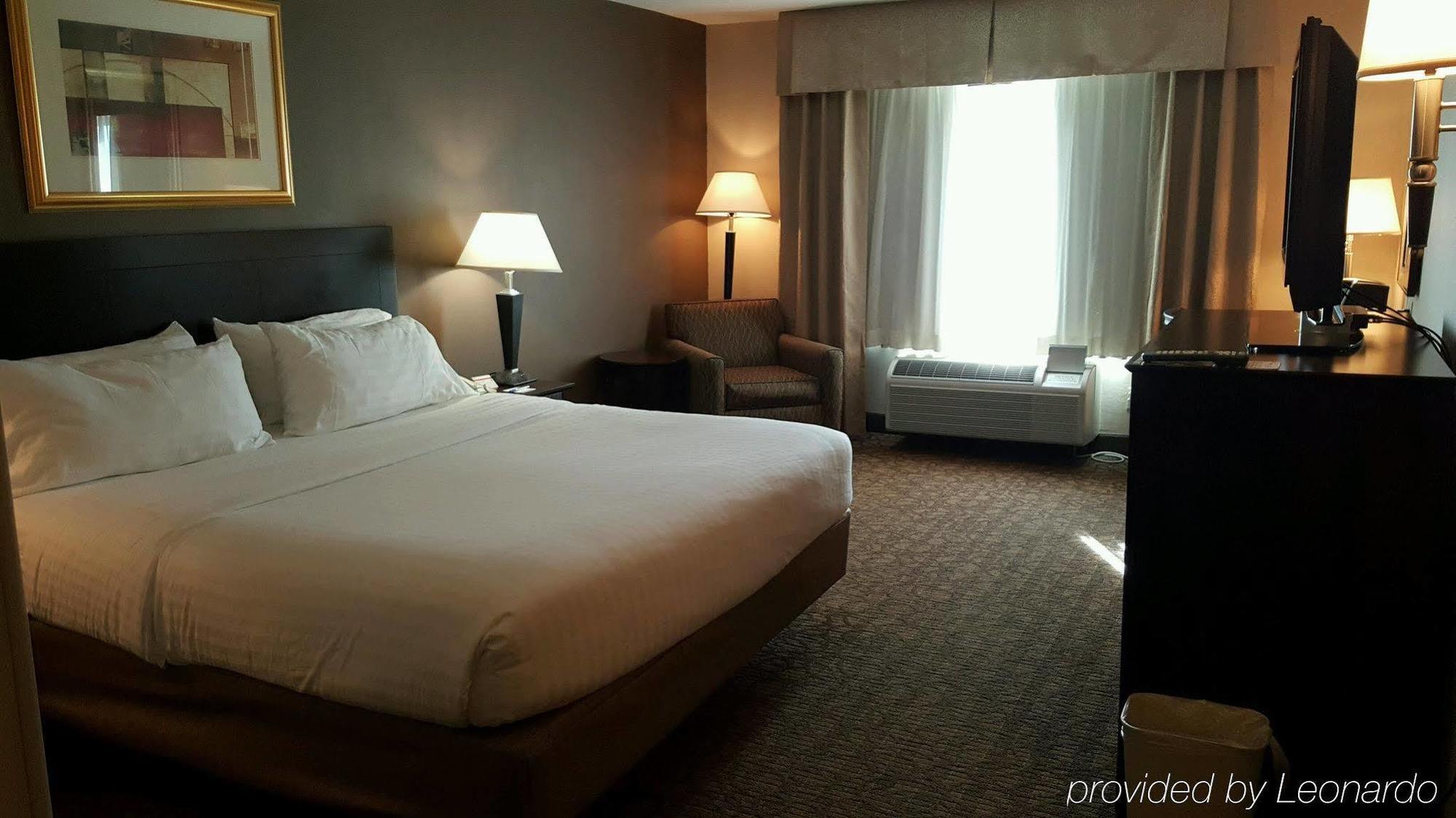 Holiday Inn Express Hotel & Suites Concordia Us 81 By Ihg Zewnętrze zdjęcie