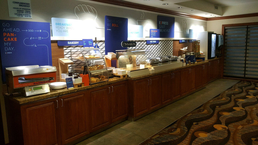 Holiday Inn Express Hotel & Suites Concordia Us 81 By Ihg Zewnętrze zdjęcie