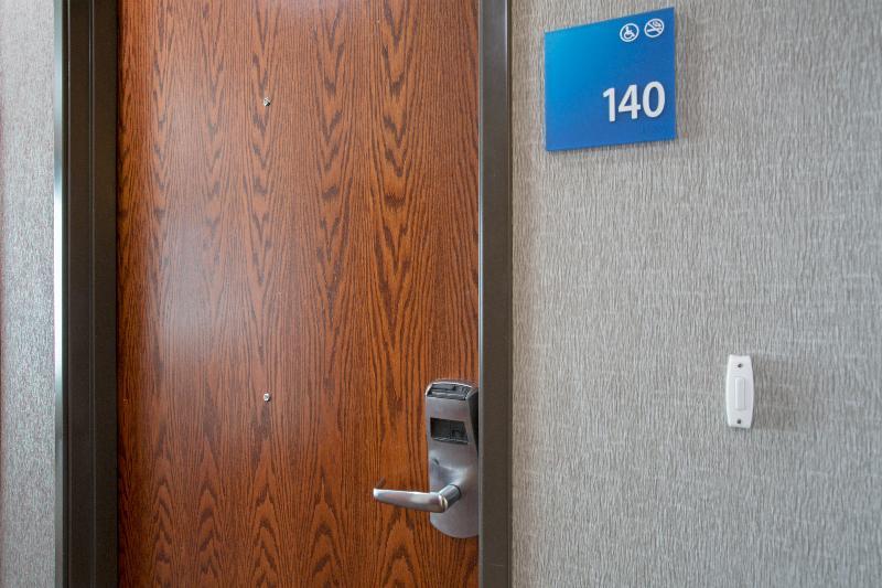 Holiday Inn Express Hotel & Suites Concordia Us 81 By Ihg Zewnętrze zdjęcie
